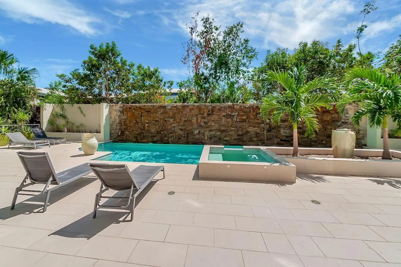 Luxury Cairns Stay With Pool And Bbq 0*,  Australia