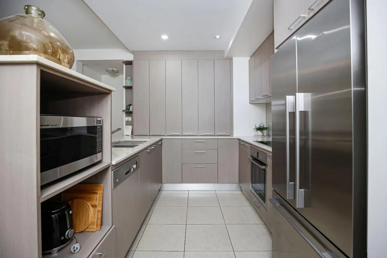 Apartment Luxury Cairns Stay With Pool And Bbq Australia
